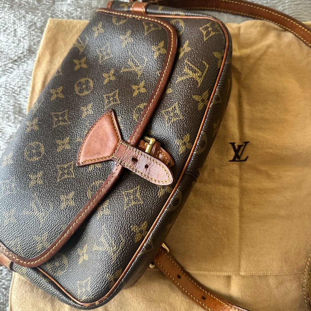 Louis Vuitton Monogram Canvas Brown Crossbody Bag with Natural Vachetta Trim